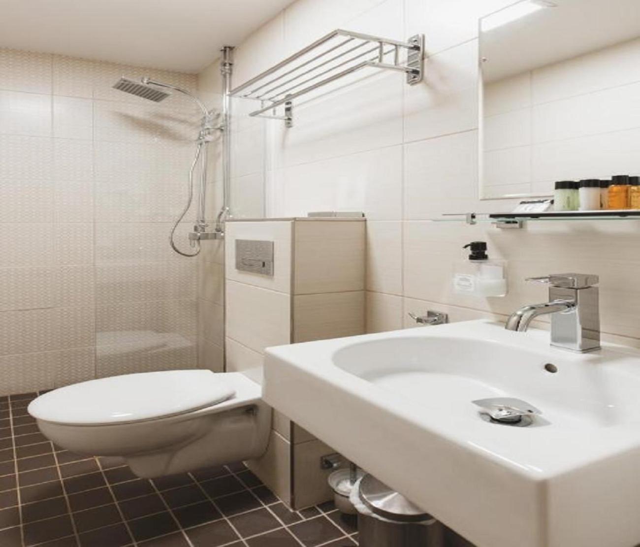 ניו דלהי Hotel Plaza Grand Near Igi Airport מראה חיצוני תמונה